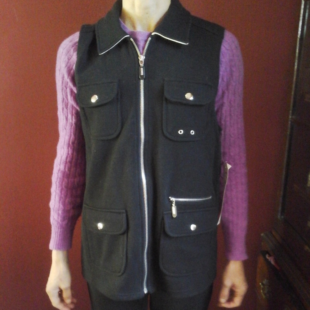 FREE gift w purchase of $15 or more! GREAT GIFT!